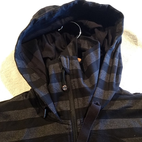 Lululemon Stride Jacket - Picture 9 of 12
